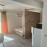 606 B2 Almar Luxury Residence-renting & Free Pool Apartmán